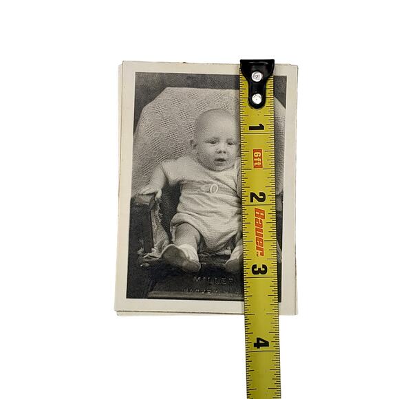 Vtg Baby Photos Original Monochrome Photography Found Portrait Snapshot Lot of 2 - Picture 2 of 4